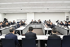 「議会活性化特別委員会の様子」の画像