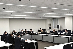 「人口減少対策特別委員協議会の様子」の画像