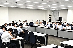 「第7回議会活性化特別委員会の様子」の画像