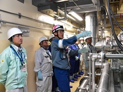 柏崎刈羽原子力発電所内を視察（A班）