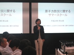 新潟県原子力安全対策課の須貝課長からあいさつ