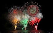 記事「4年ぶりに打ち上げ！ホノルルの夜空に長岡花火」の画像