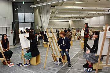 「普段はなかなか見られない授業も見学」の画像