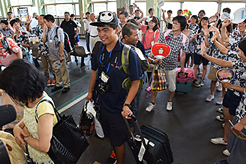 「４日間を共に過ごした仲間といっときのお別れです」の画像