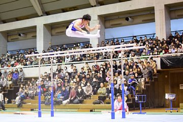 「感嘆の声と大きな拍手が沸き起こっていました」の画像