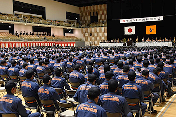 「消防団の団員数は約4,000人」の画像