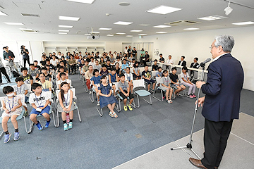 「開校式の様子」の画像