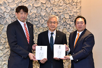 「アルビBBとラビッツから台風の見舞金」の画像