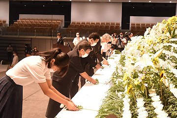 「平和祈念式典」の画像