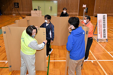 「避難場所の開設訓練」の画像