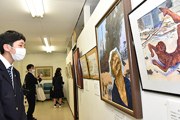 「空襲体験画展も開催中」の画像1