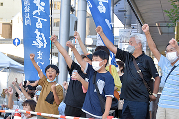 「長岡城を奪還する長岡藩の隊列を再現」の画像3