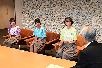 「選手たちが磯田市長に結果を報告」の画像1